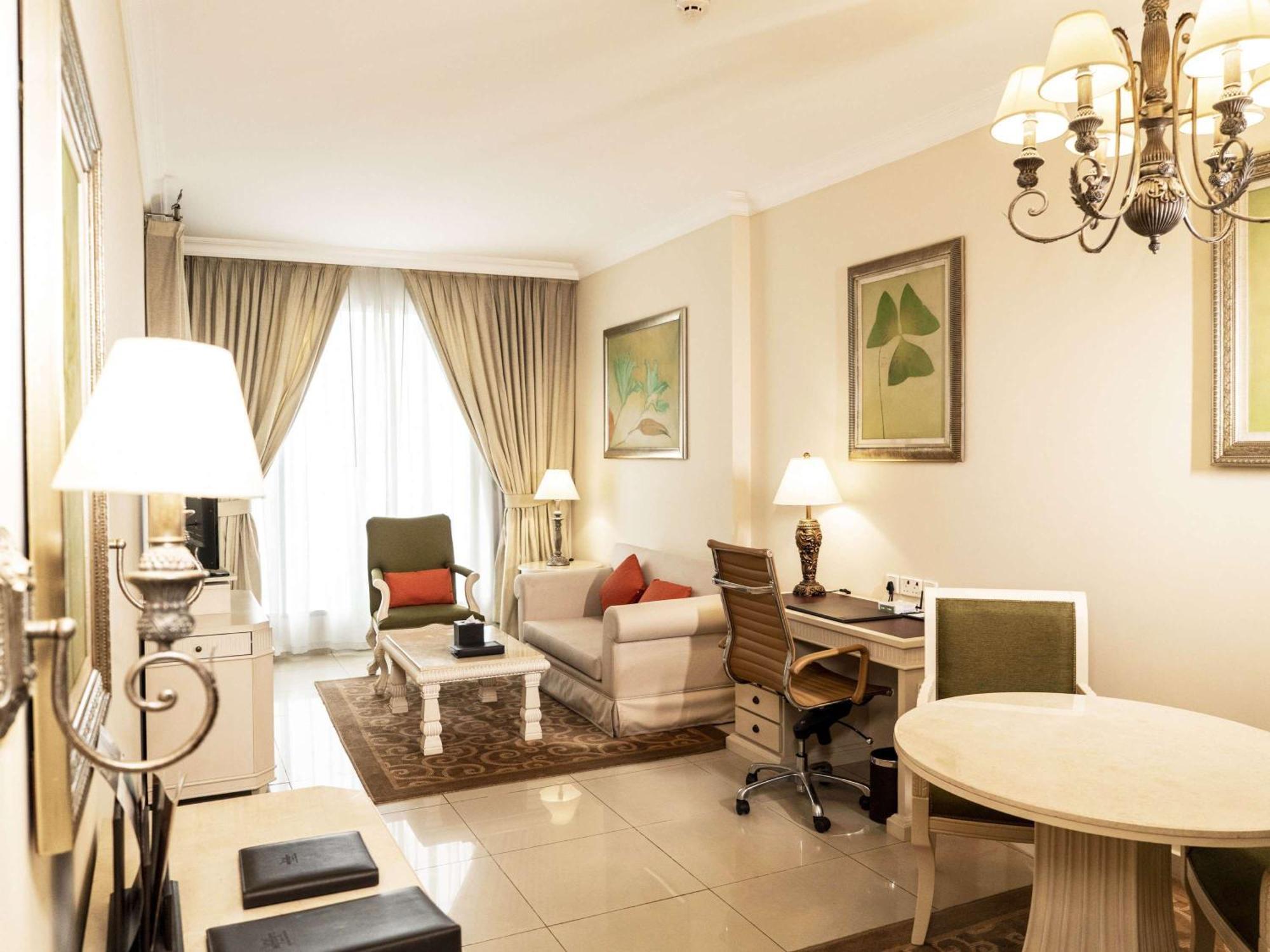 Mercure Dubai Barsha Heights Hotel Suites And Apartments Exterior foto